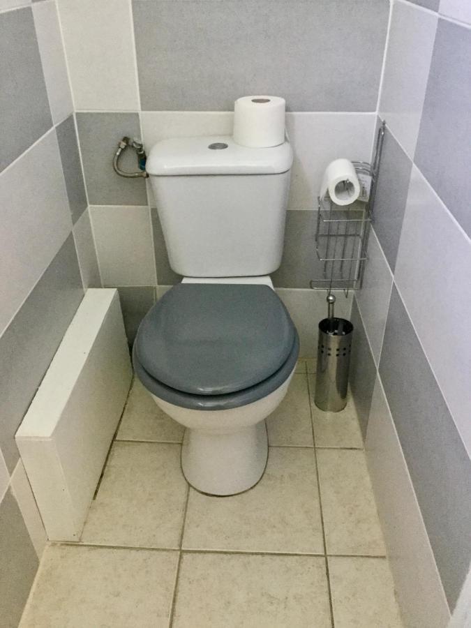Chez Jocelyne Pres Des Sources Chaudes Villa Буйянт Екстериор снимка